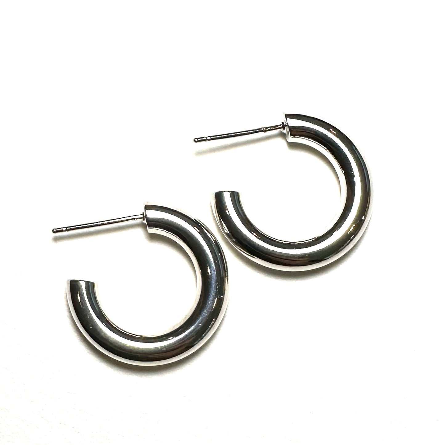 SILVER SIMPLICITY HOOPS