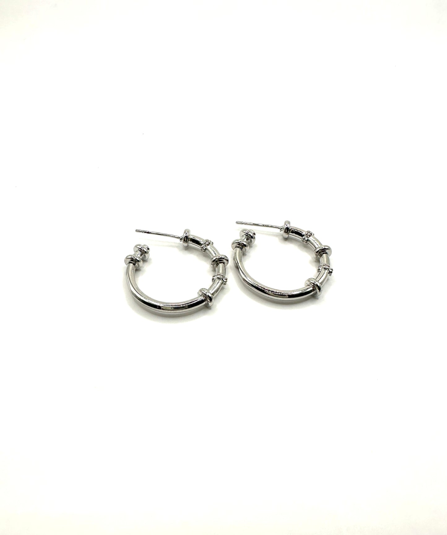 ERIS SILVER HOOPS